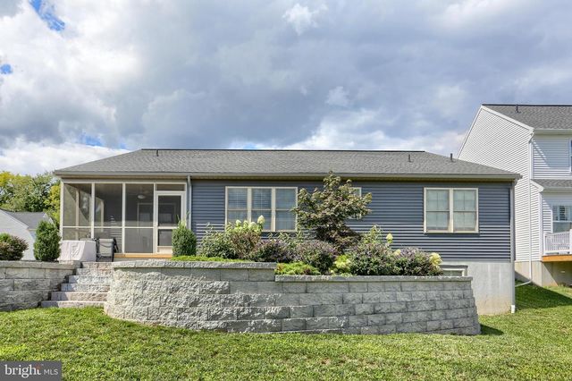 300 MORRIS DR, Mechanicsburg, PA 17055