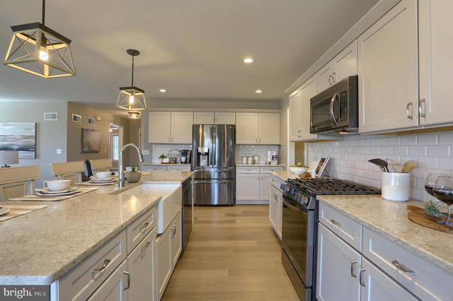 300 MORRIS DR, Mechanicsburg, PA 17055