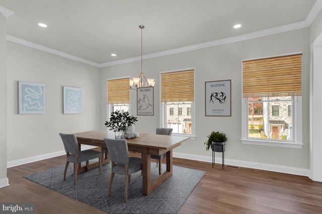 714 WALKERS MILL LN, Wilmington, DE 19807