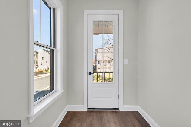 714 WALKERS MILL LN, Wilmington, DE 19807