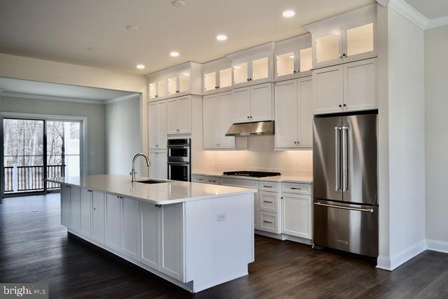 714 WALKERS MILL LN, Wilmington, DE 19807