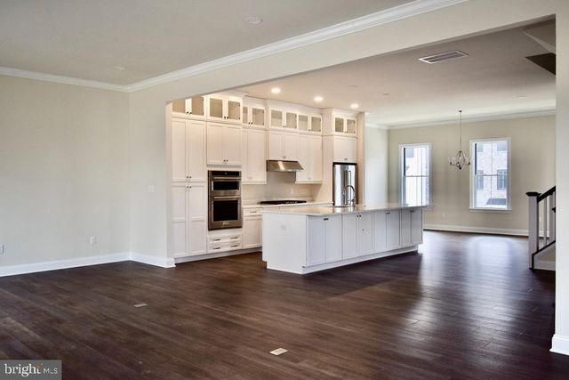 714 WALKERS MILL LN, Wilmington, DE 19807