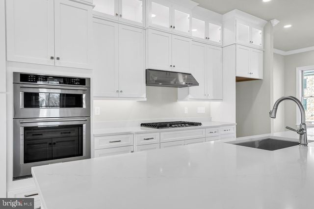 714 WALKERS MILL LN, Wilmington, DE 19807