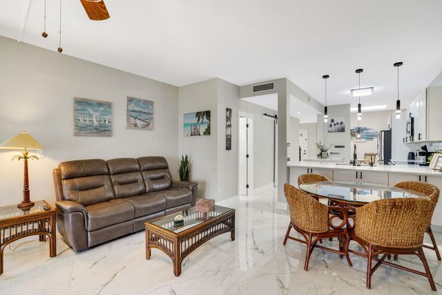 1301 N RIVERSIDE Drive 19, Pompano Beach, FL 33062