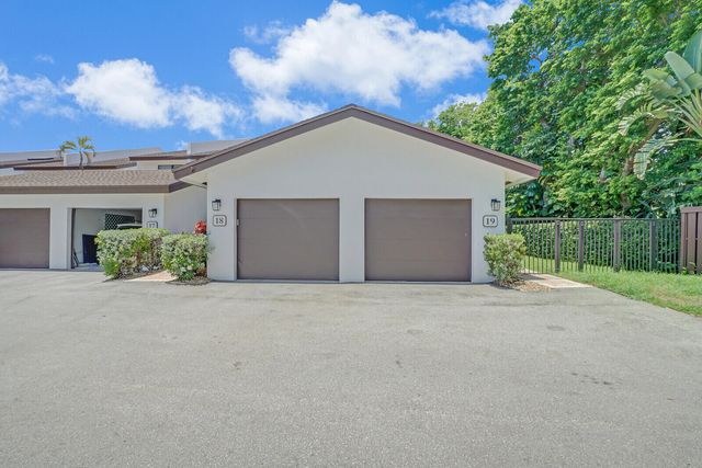 1301 N RIVERSIDE Drive 19, Pompano Beach, FL 33062
