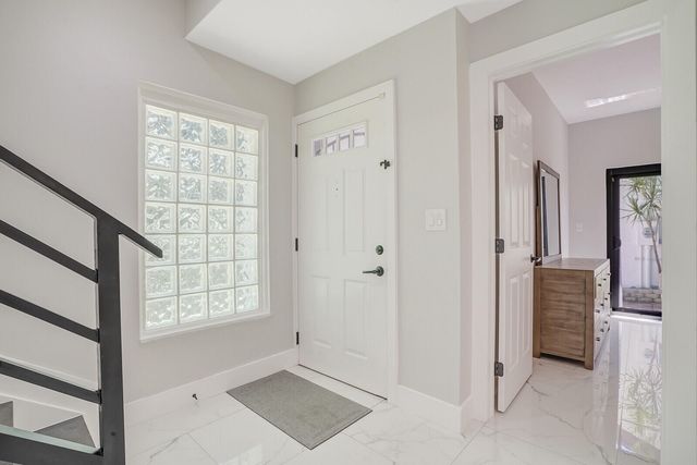 1301 N RIVERSIDE Drive 19, Pompano Beach, FL 33062
