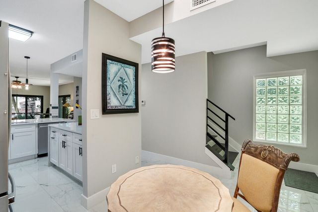 1301 N RIVERSIDE Drive 19, Pompano Beach, FL 33062