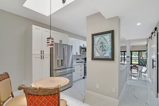 1301 N RIVERSIDE Drive 19, Pompano Beach, FL 33062