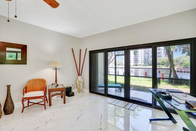 1301 N RIVERSIDE Drive 19, Pompano Beach, FL 33062