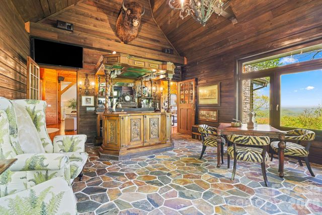 1052 Toxaway Drive, Lake Toxaway, NC 28747