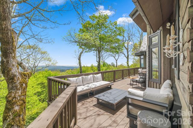 1052 Toxaway Drive, Lake Toxaway, NC 28747