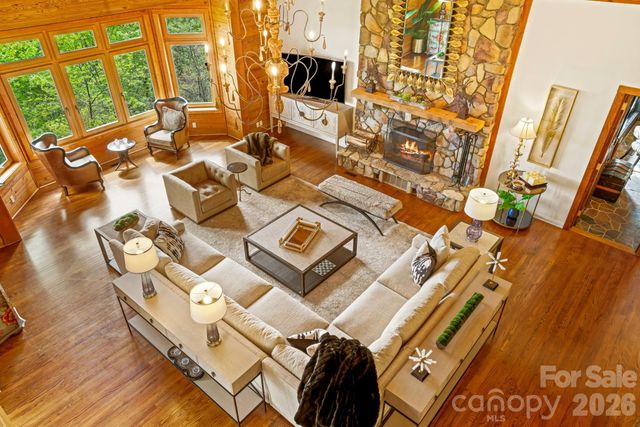 1052 Toxaway Drive, Lake Toxaway, NC 28747