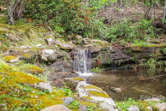 1052 Toxaway Drive, Lake Toxaway, NC 28747