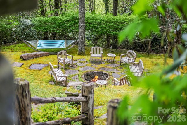 1052 Toxaway Drive, Lake Toxaway, NC 28747