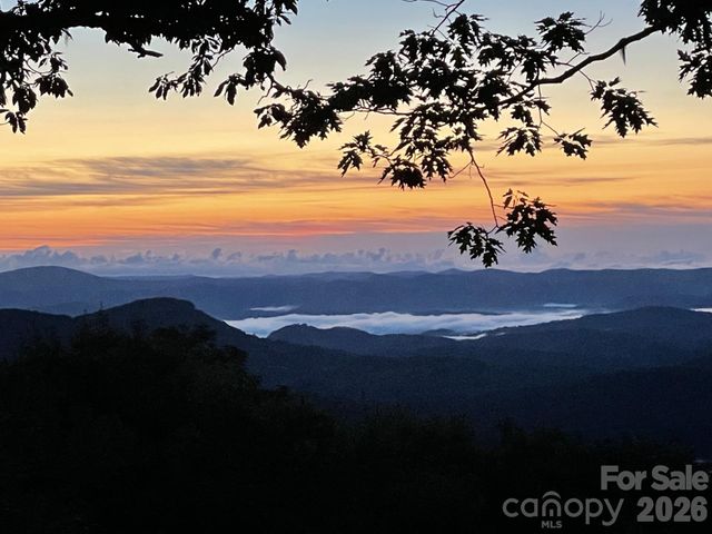 1052 Toxaway Drive, Lake Toxaway, NC 28747