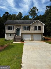 142 Longstreet Circle, Oxford, GA 30054
