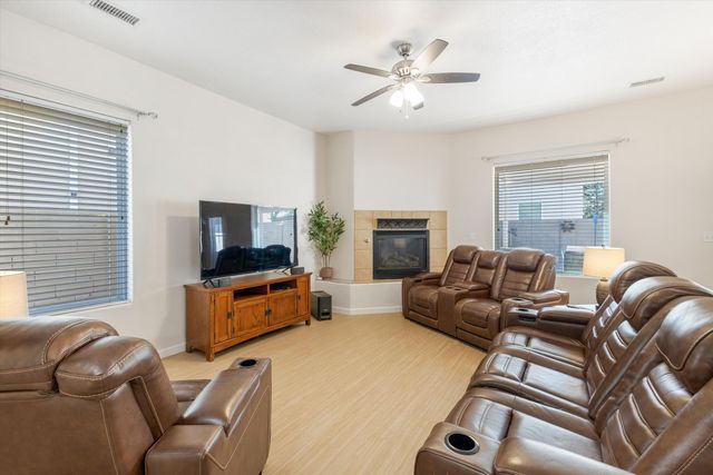 2011 Dillon Drive NE, Rio Rancho, NM 87124