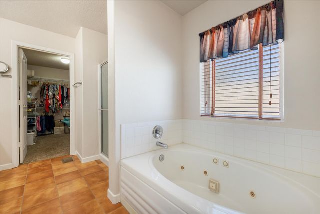 2011 Dillon Drive NE, Rio Rancho, NM 87124