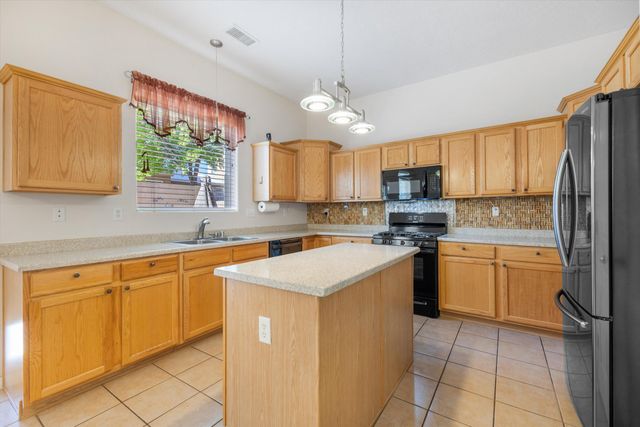 2011 Dillon Drive NE, Rio Rancho, NM 87124