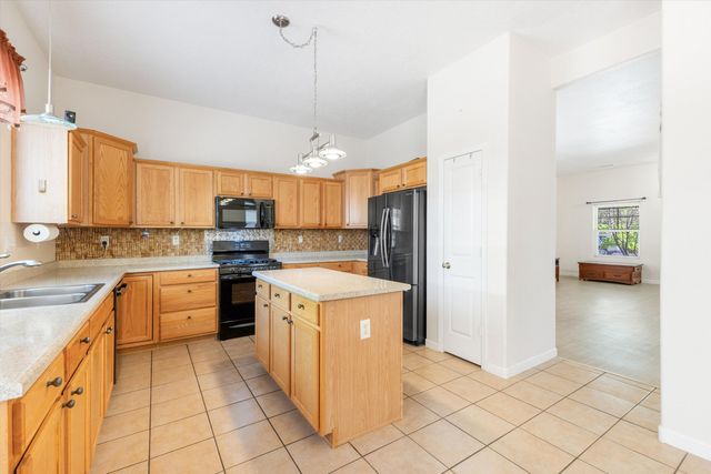 2011 Dillon Drive NE, Rio Rancho, NM 87124