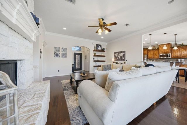 2922 Twisted Oak Drive, Brenham, TX 77833