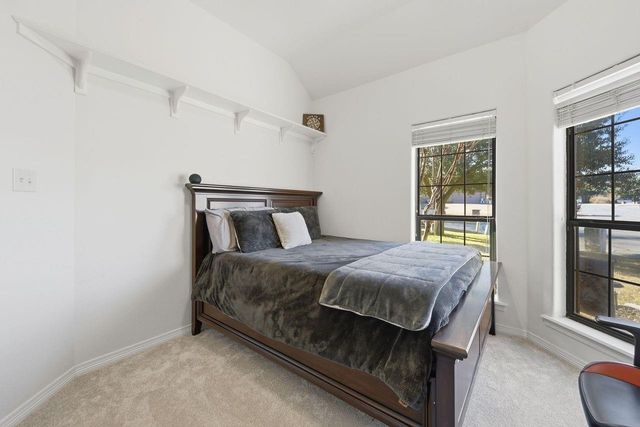 2922 Twisted Oak Drive, Brenham, TX 77833