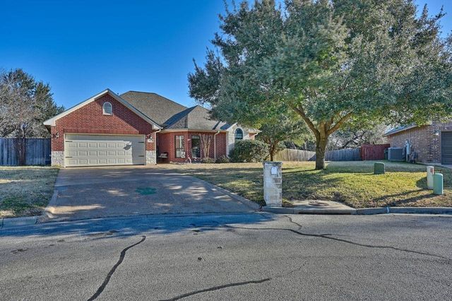 2922 Twisted Oak Drive, Brenham, TX 77833