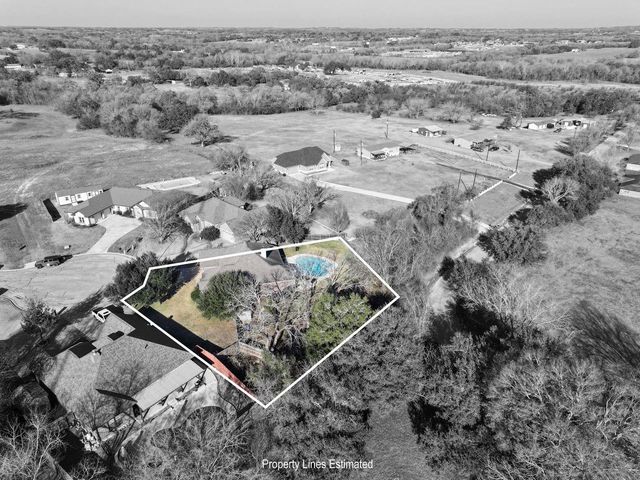 2922 Twisted Oak Drive, Brenham, TX 77833