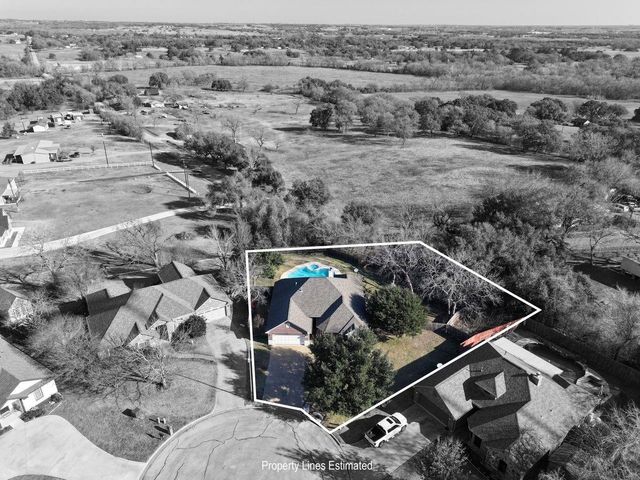 2922 Twisted Oak Drive, Brenham, TX 77833