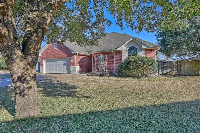 2922 Twisted Oak Drive, Brenham, TX 77833