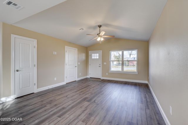 604 N Ball Street, Webb City, MO 64870