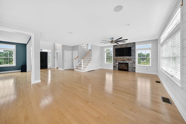586 Hart St, Dighton, MA 02715