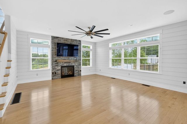 586 Hart St, Dighton, MA 02715