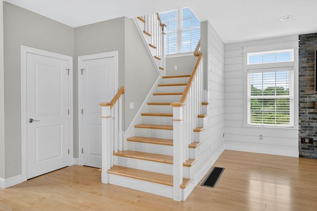 586 Hart St, Dighton, MA 02715