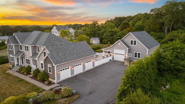 586 Hart St, Dighton, MA 02715