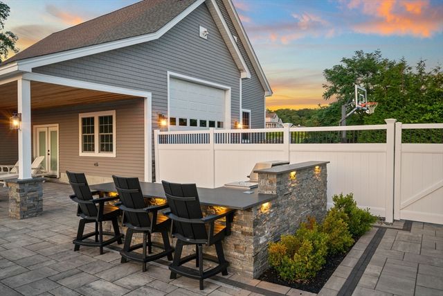 586 Hart St, Dighton, MA 02715