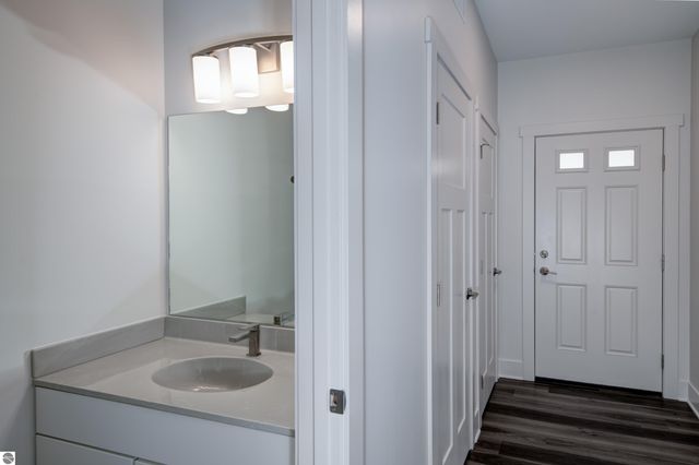 1548 Simsbury Street # 8, Traverse City, MI 49686