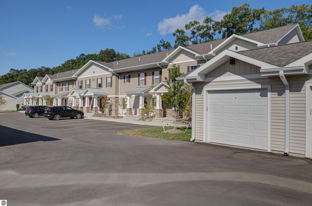 1548 Simsbury Street # 8, Traverse City, MI 49686