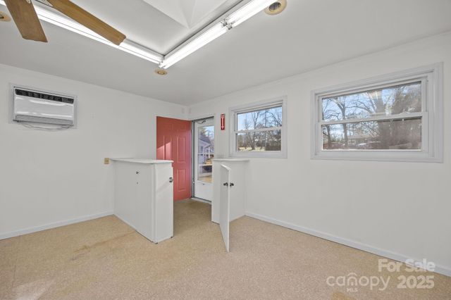 701 Dana Road, Hendersonville, NC 28792