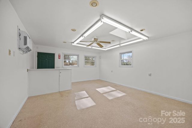 701 Dana Road, Hendersonville, NC 28792