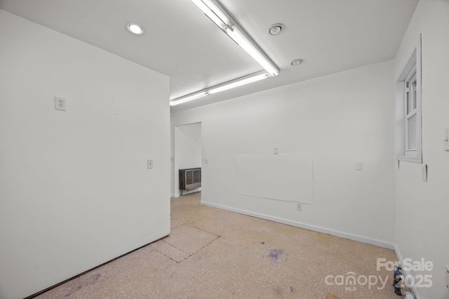 701 Dana Road, Hendersonville, NC 28792