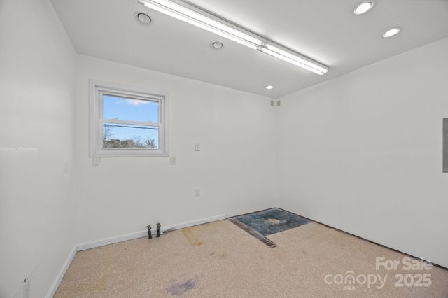 701 Dana Road, Hendersonville, NC 28792