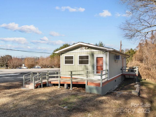 701 Dana Road, Hendersonville, NC 28792