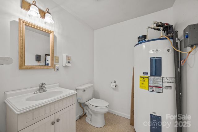 701 Dana Road, Hendersonville, NC 28792