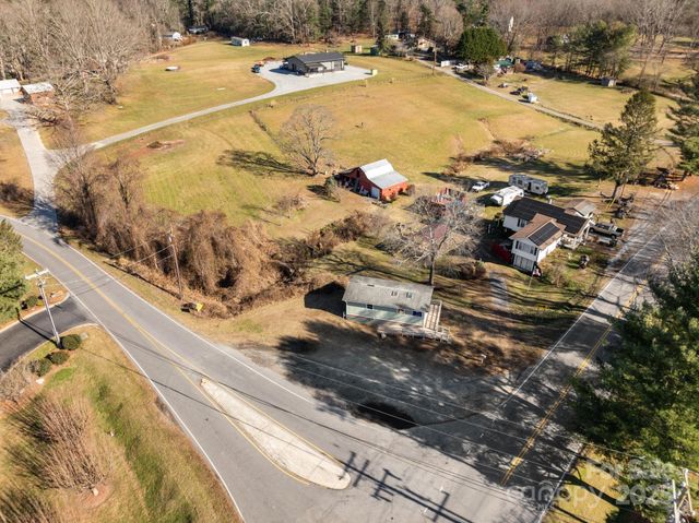 701 Dana Road, Hendersonville, NC 28792