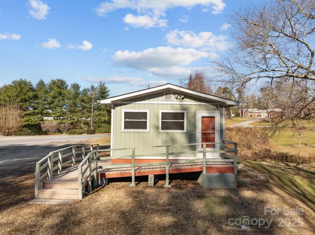 701 Dana Road, Hendersonville, NC 28792