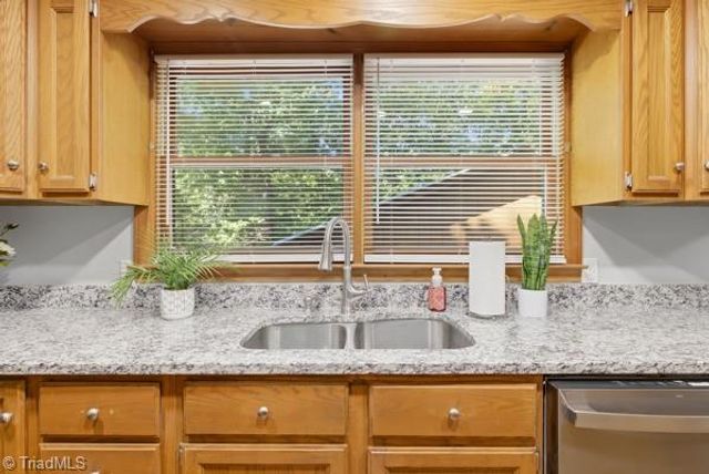 3089 Pipers Gap Road, Mount Airy, NC 27030