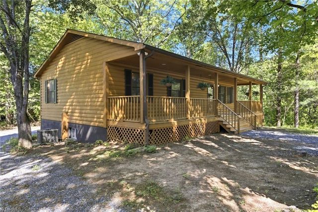 3089 Pipers Gap Road, Mount Airy, NC 27030