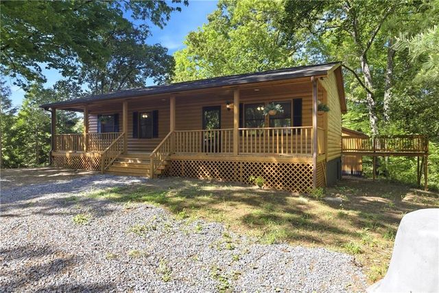3089 Pipers Gap Road, Mount Airy, NC 27030