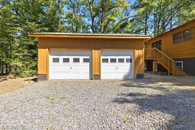 3089 Pipers Gap Road, Mount Airy, NC 27030